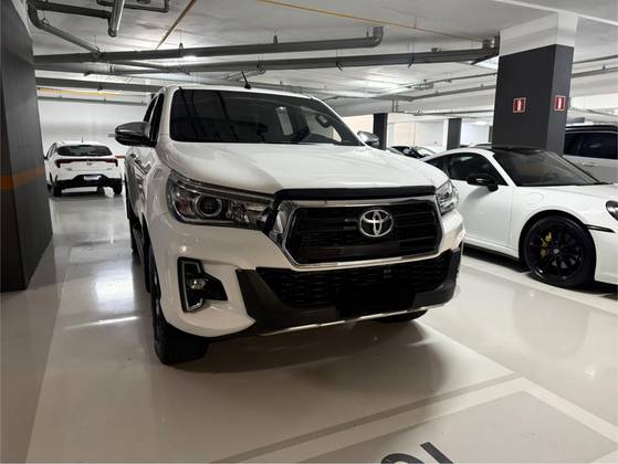 TOYOTA HILUX 2.8 SRX 4X4 CD 16V DIESEL 4P AUTOMÁTICO